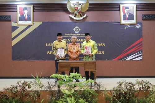 Terima LHP 2023 BPK RI, Supian HK Optimistis Pengelolaan Keuangan Daerah Kalsel Tahun Depan Lebih Baik Lagi 1 IMG 20240105 WA0058 e1704463392653