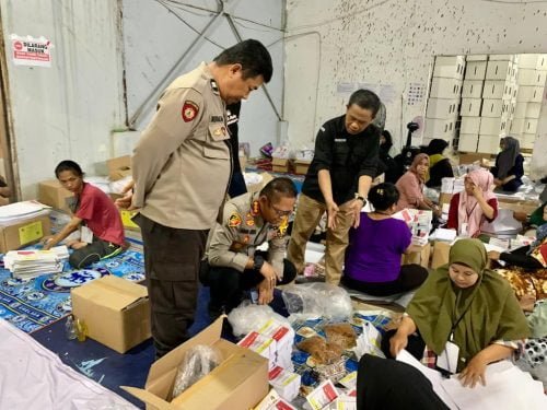 Kapolresta Banjarmasin Kunjungi Gudang Logistik KPU Kota 1 IMG 20240112 WA0040 e1705065425845