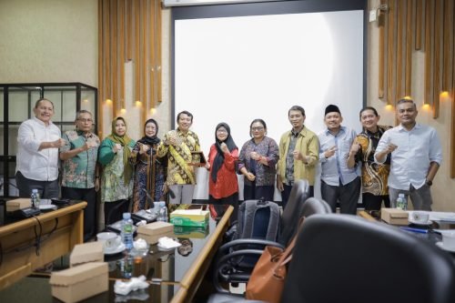 Komisi I DPRD Kalsel Terima Kunjungan DPRD Jatim Terkait Komparasi Kesiapan 1 IMG 20240118 WA0018 e1705564348156