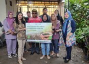 Pelindo dan Anggota DPRD Banjarmasin Fraksi PDI Perjuangan Bagikan 500 Bibit Pohon 10 Pelindo dan Anggota DPRD Banjarmasin Fraksi PDI Perjuangan Bagikan 500 Bibit Pohon