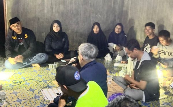 Warga Meratus Kotabaru ke Haji Rahmat : Kami tidak Milih Kalau Anda tak ke Sini ! 1 WhatsApp Image 2024 01 20 at 19.39.55 1 e1705751588209