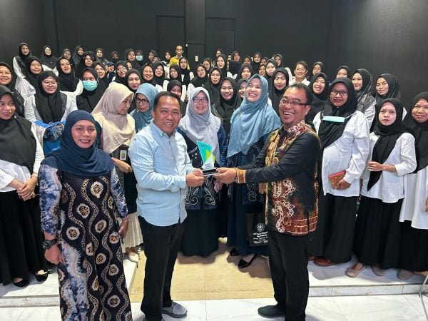 Puluhan Bidan Non ASN Dapat Beasiswa, ASFA Kalsel, H Sudian Noor Fasilitasi 1 WhatsApp Image 2024 01 26 at 15.24.40 scaled e1706265340490