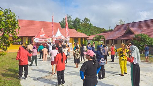 Senam Sehat bersama Trio Motor Buntok Dan berbagi sembako gratis untuk peserta 1 13 2klm trio buntok JPG