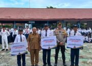 Tiga Siswa Berprestasi SMPN 1 Kotabaru Dapat Beasiswa