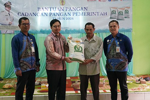 Bantuan Cadangan Pangan di HST Tahun 2024 Diserahkan 1 Hal 2 Barabai 4 klm 4