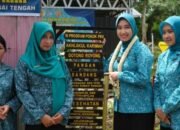 Desa Hinas Kiri Menjadi Penutup Lomba Penilaian "Aku Hatinya PKK dan Yel-Yel PKK" 13 Desa Hinas Kiri Menjadi Penutup Lomba Penilaian “Aku Hatinya PKK dan Yel-Yel PKK”
