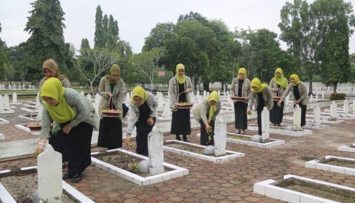 Peringati HUT PIPAS Ke-20, PIPAS Kalsel Laksanakan Upacara Tabur Bunga di TMP Bumi Kencana