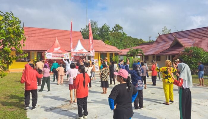 Masyarakat Senam Sehat bersama Trio Motor Buntok
