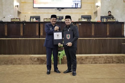 Rapat Paripurna, Paman Birin Apresiasi Pansus Bahas Raperda Perlindungan Pemberdayaan Koperasi dan Usaha Kecil 1 IMG 20240207 WA0023 e1707310321722