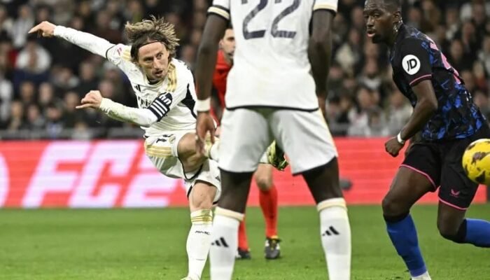 Gol Luka Modric Taklukkan Sevilla 1-0, Real Madrid Semakin Kokoh di Puncak