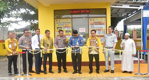 Samsat Drive Thru dan “Samalam” Diresmikan 1 1 4 klm gabung paman Kontrak Pemprov 18 Paman Birin resmikan Samsat Drive thru1