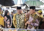 Dorong Peningkatan UMKM, Supian HK Borong Wadai Khas Banjar