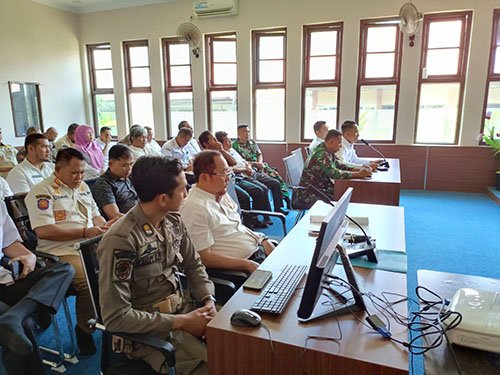 Hal 10 4 Klm Langgar Tata Kandang Babi