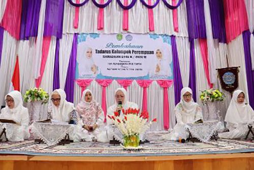 Pj Ketua PKK Tapin Buka Tadarus Kelompok Perempuan 1 Hal 12 Tapin 35 klm 8