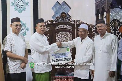 Safari Subuh RamadhanPj Bupati Shalat Subuh Berjamaah di Masjid Tajul Qur'an Kupang 1 Hal 12 Tapin 35 klm 9