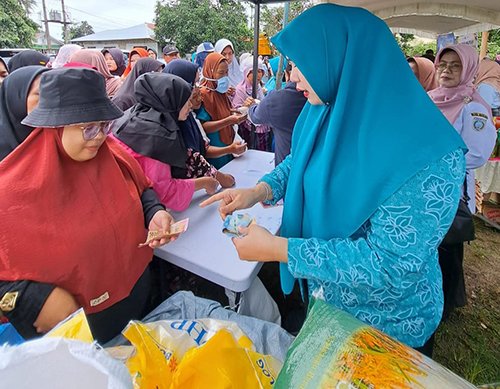 Beras Murah Langsung Ludes Diserbu Warga 1 Hal 16 4 KLm Martapura Ludes