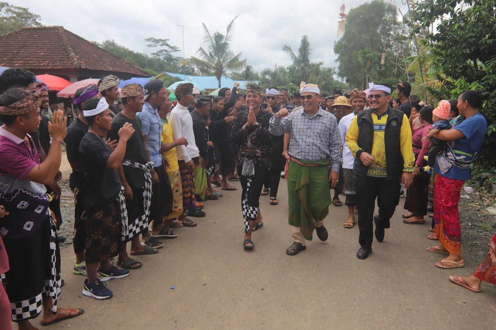 Tradisi Ogoh-ogoh Dwipasari Meriah 1 Hal 2 Marabahan 4 klm 1