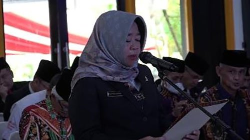 SK Pj Bupati Tabalong, Diserahkan Pada Hamida Munawarah 1 Hal 4 Tabalong Adv 1 3 klm