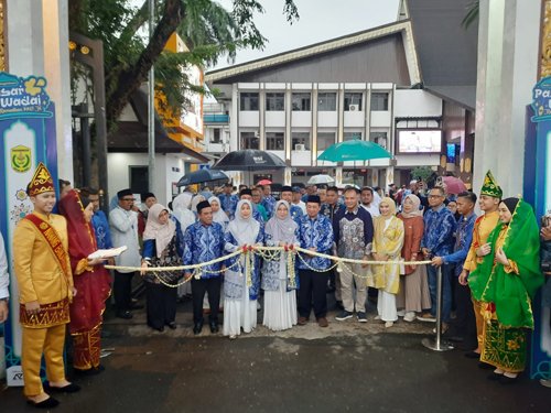 Hal 9 3 Klm Buka Pasar wadai