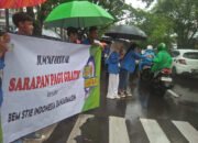 Jumat Berkah, Mahasiswa STIE Berbagi Sembako Dan Nasi Bungkus