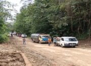 Pengendara Diimbau Waspadai Jalan Mentewe-Banjar