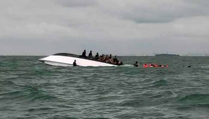 Satu Warga Asal Taiwan Hilang dan 34 Selamat Saat Kapal Terbalik
