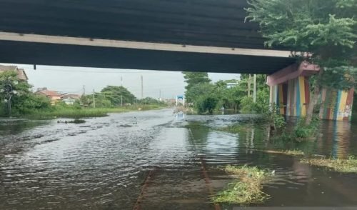 Empat Rangkaian KA Dibatalkan, Jalur Stasiun Semarang Tawang hingga Alastua Masih Terendam Banjir 1 IMG 20240315 WA0023 e1710488113843