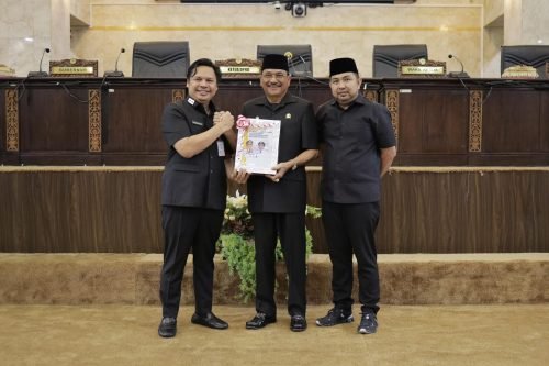 Gubernur Sampaikan LKPj Capaian Keberhasilan Pemerintah Provinsi Kalsel TA 2023 1 IMG 20240320 WA0009 e1710906006448