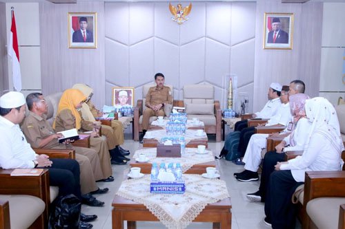 1 3 klm Kontrak Martapura 22 Layanan ekstra jamaah lansia