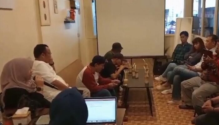 Pendapat Para Tokoh : Betulkan Demokrasi Kalsel Hancur atau Mundur?