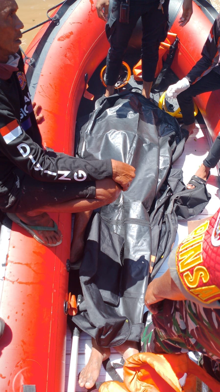 Korban Tenggelam di Kampung Hijau Banjarmasin Ditemukan Meninggal Dunia 1 1000369085