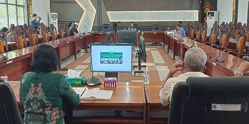 Tiga Pansus DPRD Gelar rapat Bersama Mitra Kerjanya 1 16 Foto Kapuas 14