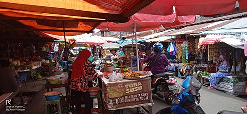 Hal 10 3 Klm Penertiban pedagang pasar lama