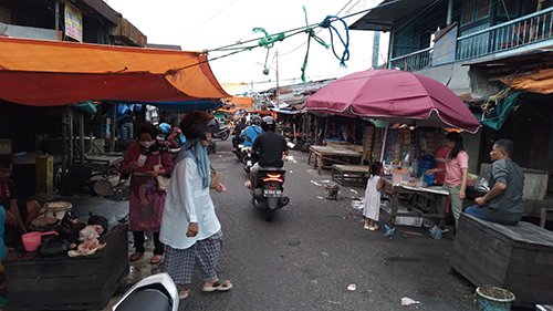 Hal 10 3 Klm Revitalisasi Pasar