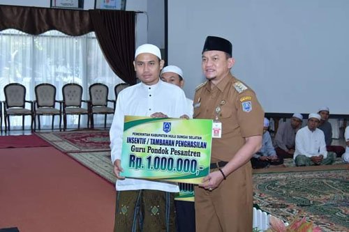 Jelang Idul FitriPemkab HSS Beri Insentif bagi Ustaz-Ustazah Ponpes dan MDA 1 Hal 12 HSS 3 klm 2