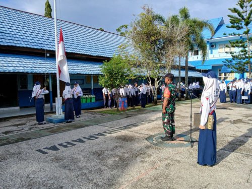 Tanamankan Rasa Cinta Tanah Air Upacara di SMP Negeri 1 HST 1 Hal 2Barabai 4 klm