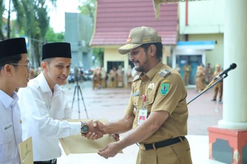 Sebanyak 650 Tenaga PPPK di Kabupaten HSU Terima SK 1 IMG 20240401 WA0037 e1711980365817