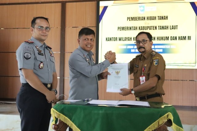 Kemenkumham Kalsel Terima Hibah Lahan untuk Pembangunan Lapas Terbuka dari Pemkab Tala 1 IMG 20240402 WA0022