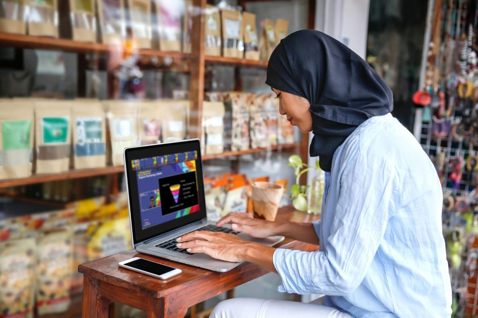 Telkom Berkomitmen Bantu Masyarakat Hadapi Era Ekonomi Digital 1 IMG 20240405 WA0013