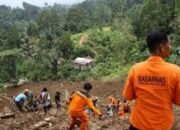 Dua Orang Masih Belum Ditemukan, 77 Selamat dari Bencana Longsor 24 Dua Orang Masih Belum Ditemukan, 77 Selamat dari Bencana Longsor