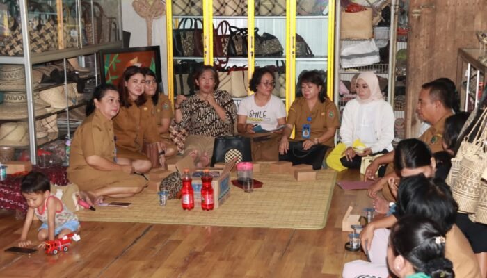 Diskominfosantik Kalteng Dorong Pengrajin Rotan Optimalkan Peran KIM