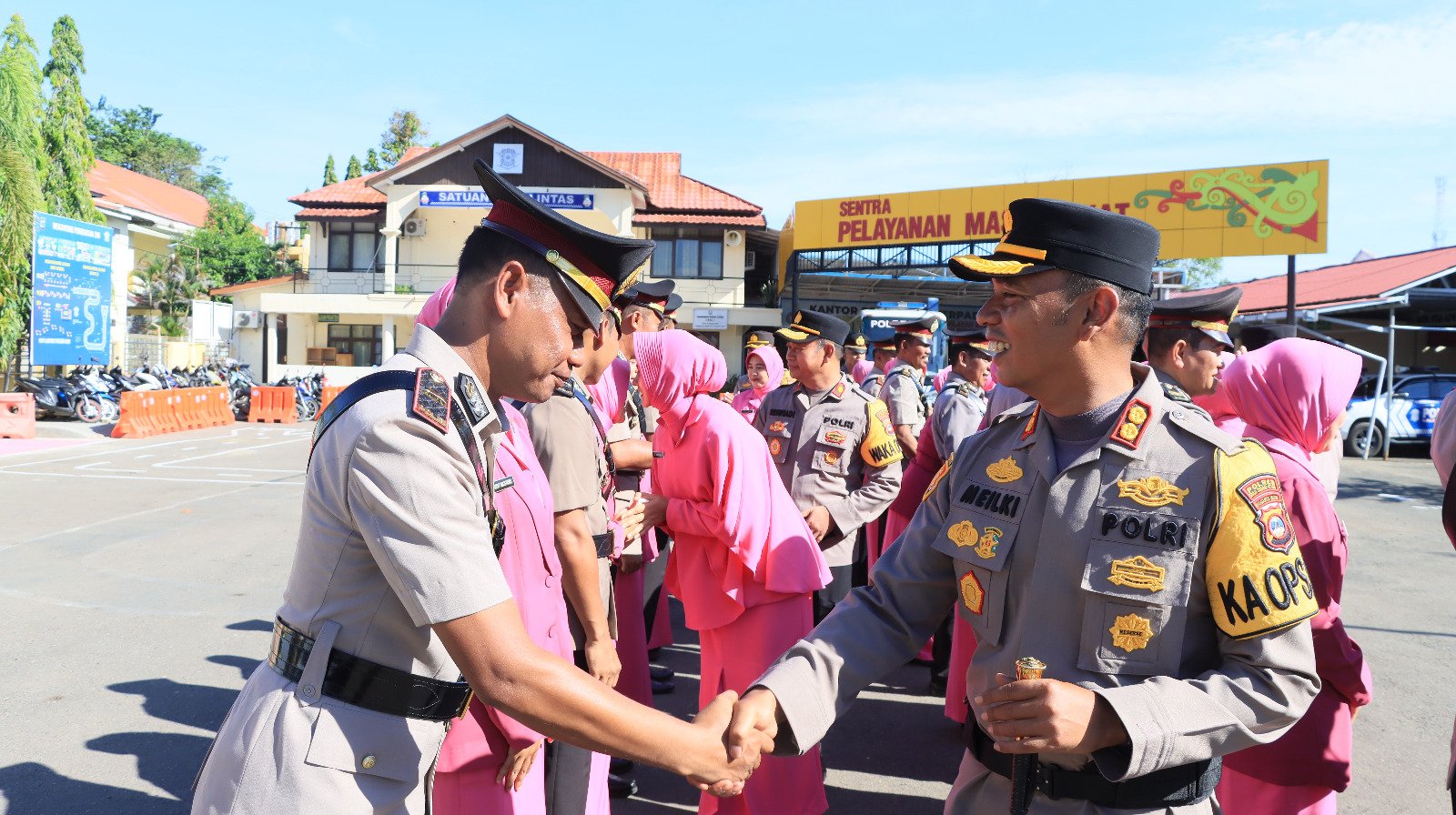 Kasat dan Kapolsek Polres HSU Bergeser 1 1000388032