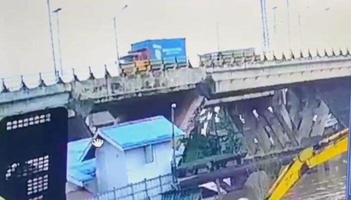 Seorang Pria Nekad Terjun dari Jembatan Basirih Banjarmasin Terekam CCTV