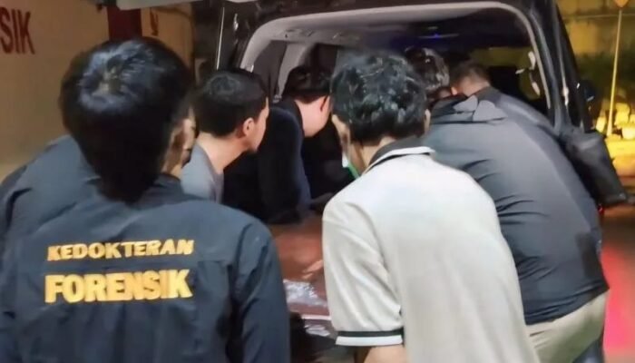 Jenazah Mayor Purn Suwanda, Korban Pesawat Indonesia Flying Club Jatuh Dibawa Keluarganya