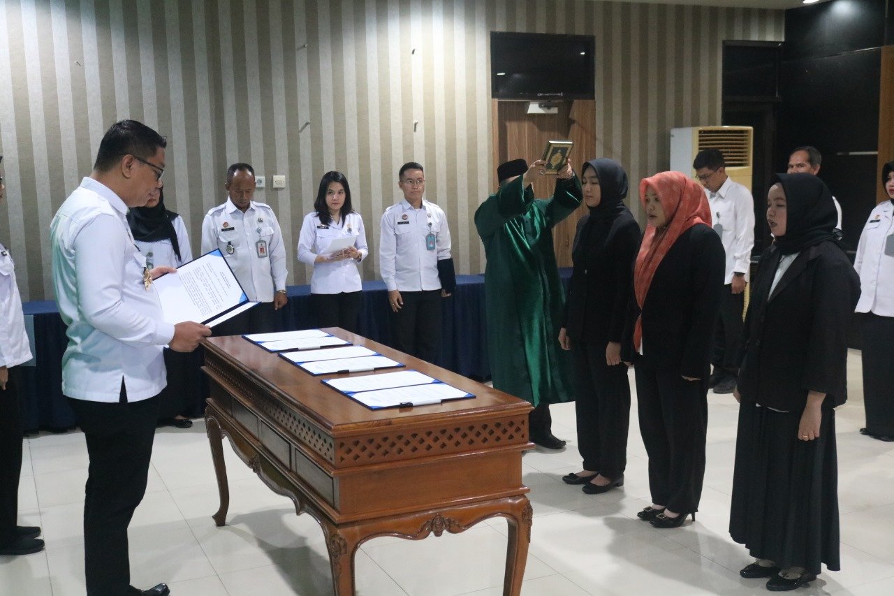 Kemenkumham Kalsel Lantik 3 Orang Notaris Pengganti, Kadiv Yankumham: Bekerjalah Sesuai Koridor dan Kode Etik Profesi 1 1000399704