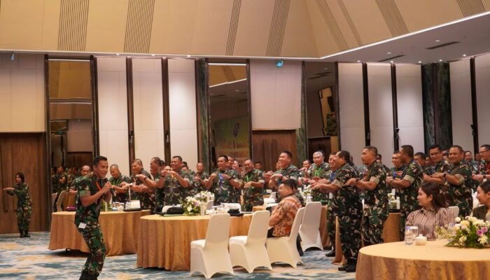 Danrem 102/Pjg Ikuti Apel Komandan Satuan Tersebar Kodam XII/Tpr