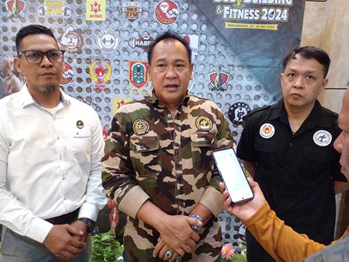 13 2klm presiden PBFI jpg