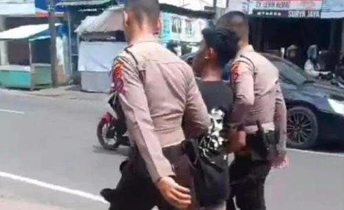 6 Tawuran di Pasar Lama 3klm