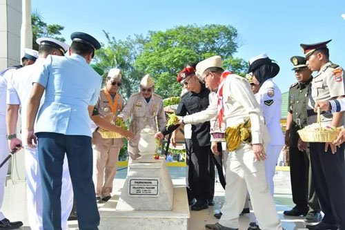 Hal 12 HSS 1 3 klm 11