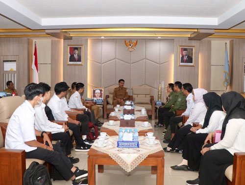 Hal 16 4 Klm Martapura Audiensi